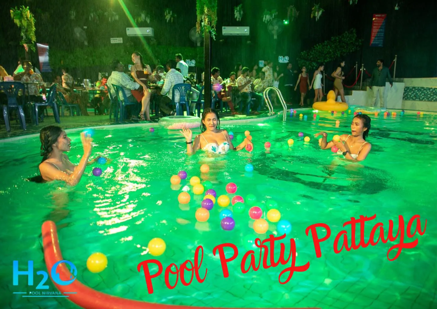 Live entertainers and DJ at H2O Pool Party