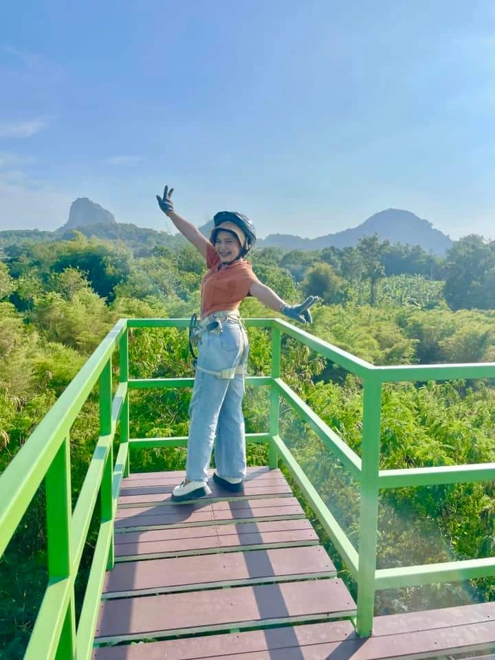 Suspension sky bridge on the jungle course at Tarzan Adventure Pattaya