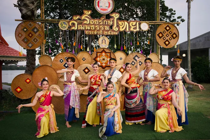 Live Thai cultural dance performance at Thai Thani Cultural Village